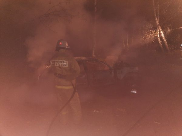 Во Владимирской области полностью сгорел автомобиль 