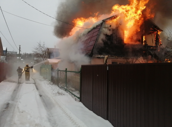 Во Владимирской области сгорел дом