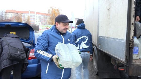 ЕР оценила работу добровольцев в рамках гуманитарной миссии в Донбассе